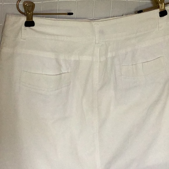 Dress Barn WhiteCargo Skort Size 8 - Picture 3 of 5